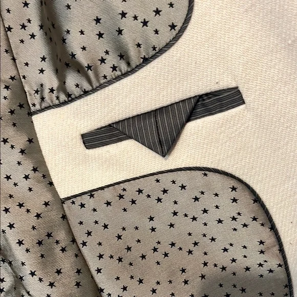 Cream Blazer - Picture 7 of 8